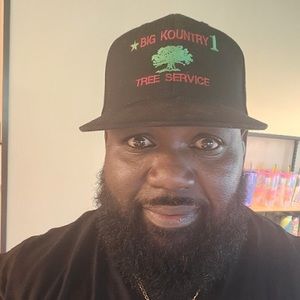 Meet your Posher, Derrick